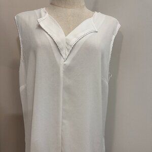 072~lady 's  Off-white tank top (M/L)